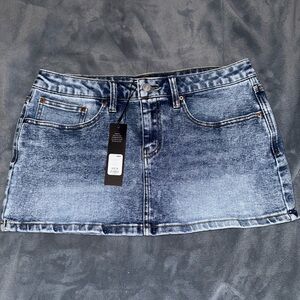 Brand New Fashion Nova Dark Wash Denim Skirt Size Medium